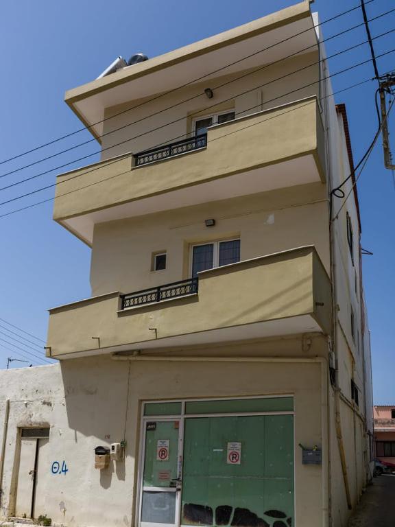 μεγάλο διαμέρισμα πολυτελείας με θέα την πόλη